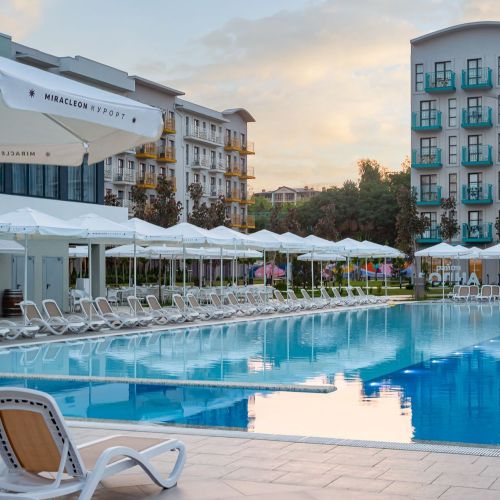 Отель "Город Mira Family Resort & SPA Anapa Miracleon" / "Город Мира Фэмили Резорт и СПА Анапа Мираклеон"