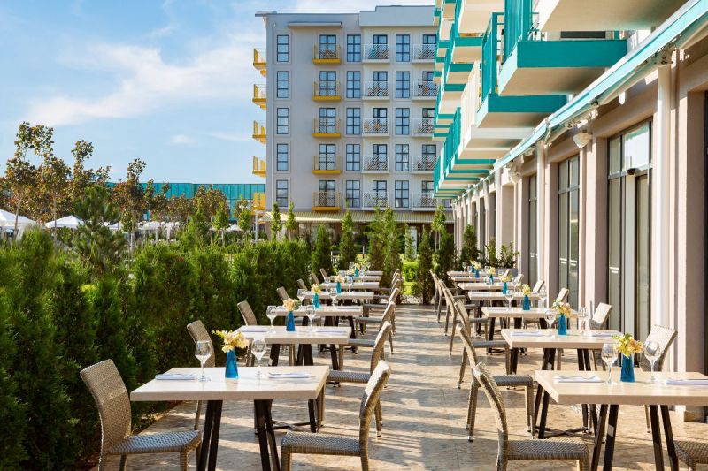 Отель "Город Mira Family Resort & SPA Anapa Miracleon" / "Город Мира Фэмили Резорт и СПА Анапа Мираклеон"